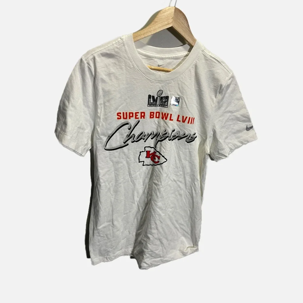 Nike Mens Kansas City Chiefs Super‎ Bowl LVIII Champions T-Shirt White Small S